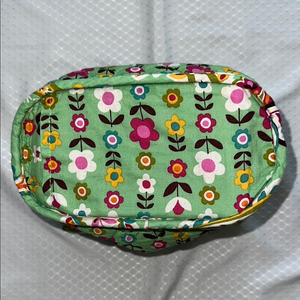 Vera Bradley Floral Green Handbag, small tote bag, perfect condition. snaps shut - Picture 4 of 8
